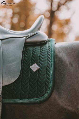 NYEREGALÁTÉT KENTUCKY VELVET PEARLS