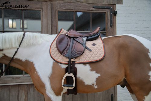 NYEREGALÁTÉT KENTUCKY ONION QUILT NEON LEATHER