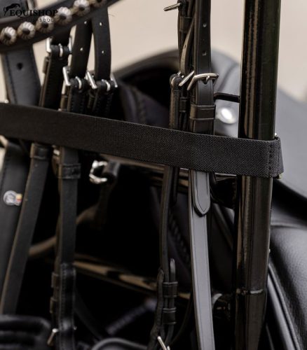 NYEREGTARTÓ FÉM KEREKES